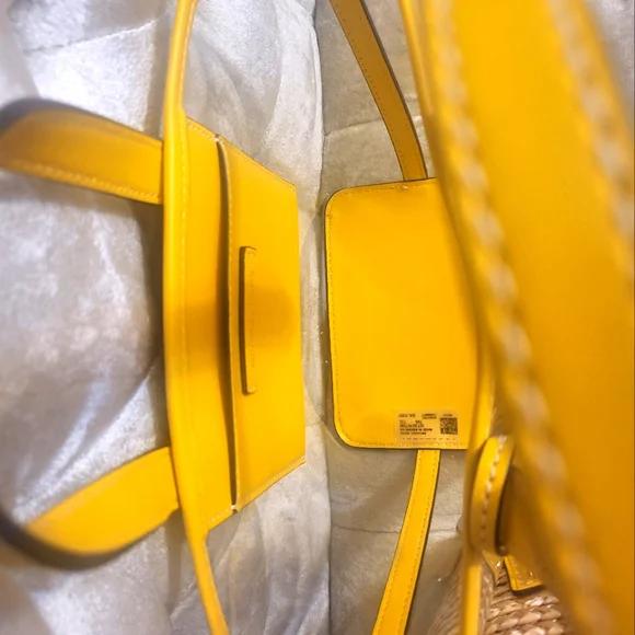 Authentic Michael Kors 5 way bag . - Picture 3 of 7